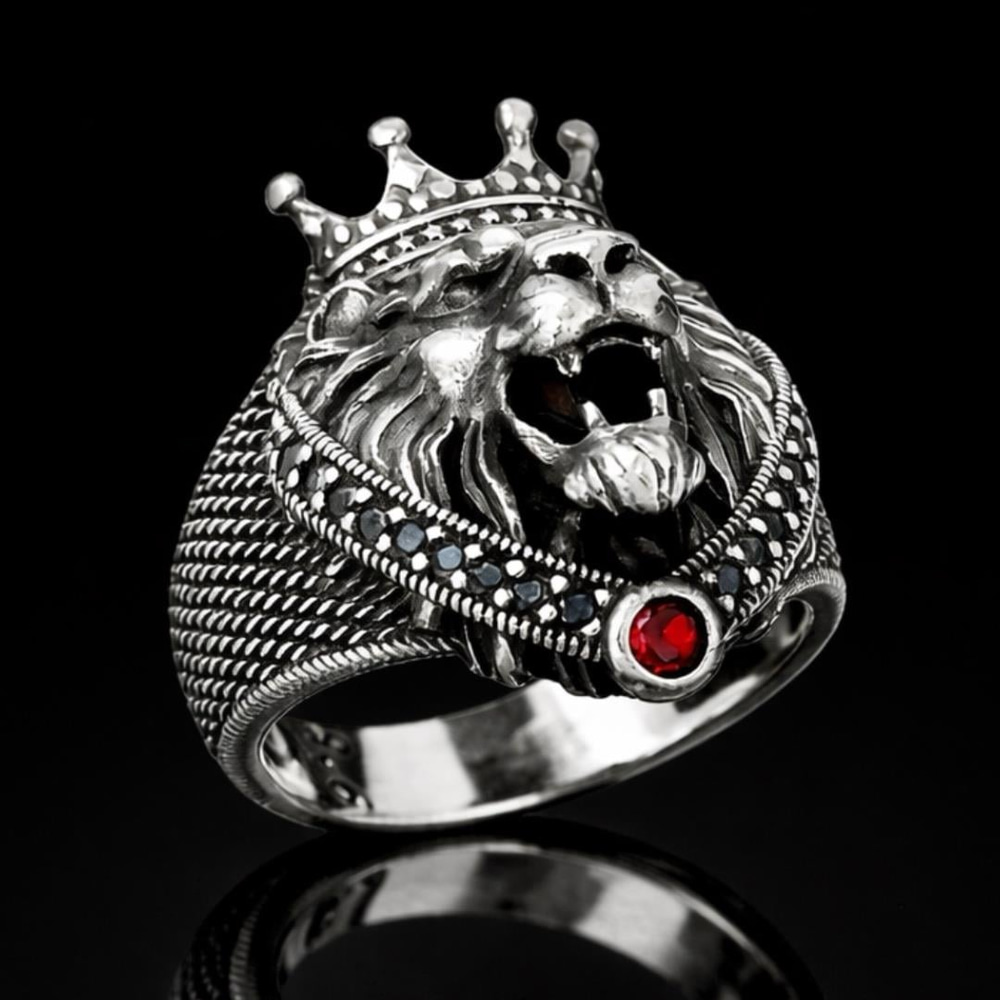 Kral Taçlı Aslan Figürlü 925 Ayar Gümüş Erkek Yüzük