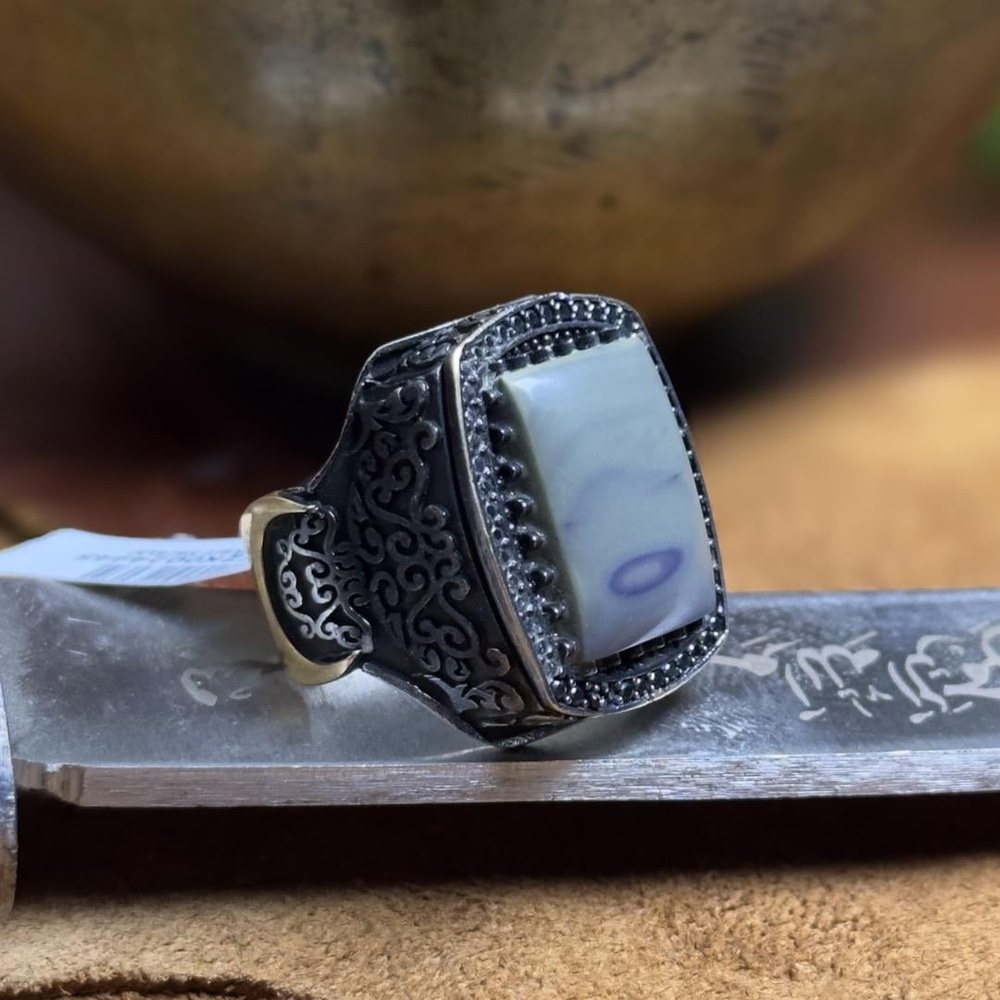 Yanları Hilal Motif Sıkma Kehribar Taşlı 925 Ayar Gümüş Erkek Yüzük