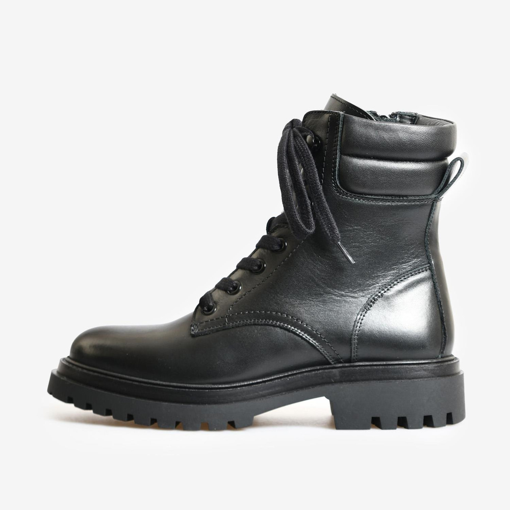 Siyah Deri Bağcıklı Kadın Bot