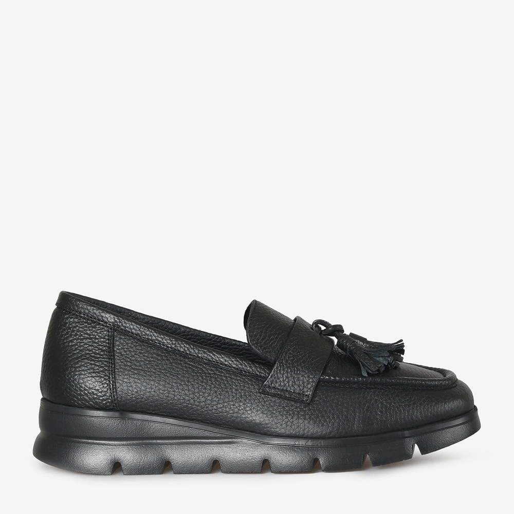 Siyah Deri Püsküllü Kadın Loafer