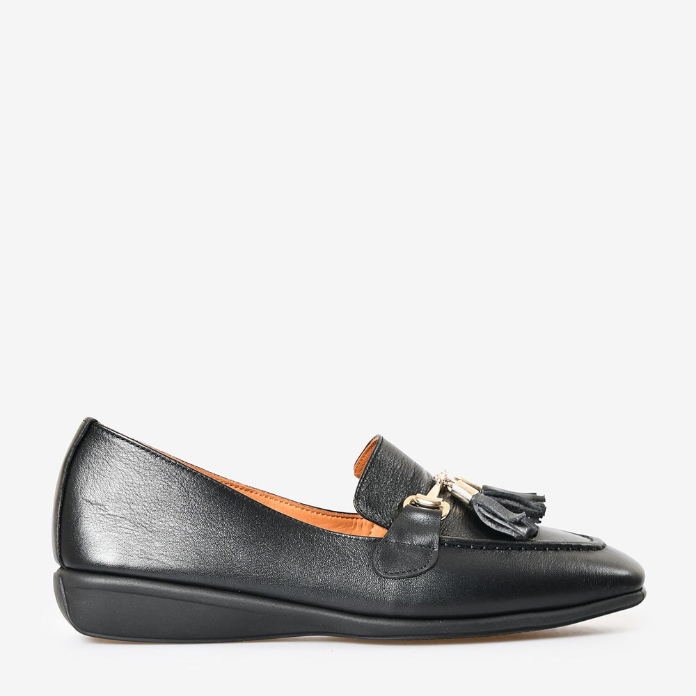 Siyah Deri Püsküllü Kadın Loafer
