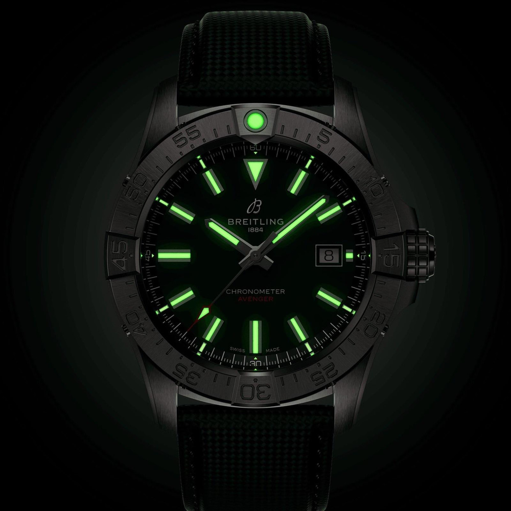 Breitling AVENGER AVENGER AUTOMATIC 42