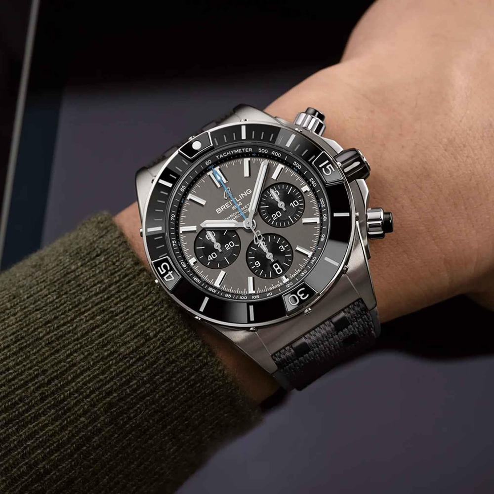 Breitling SUPER CHRONOMAT B01 44
