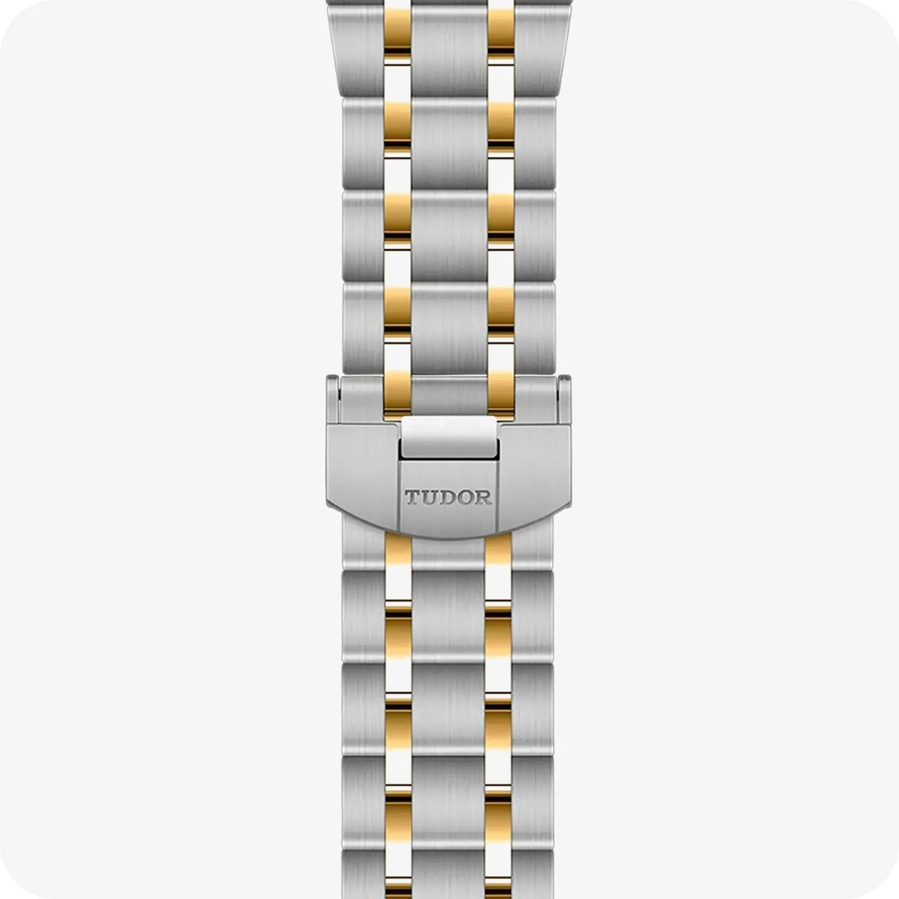 Tudor Royal 