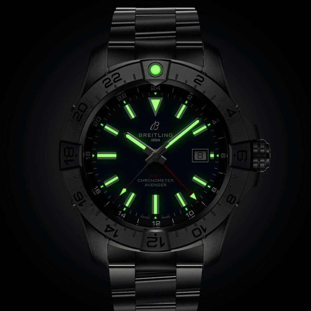 Breitling AVENGER AUTOMATIC GMT 44
