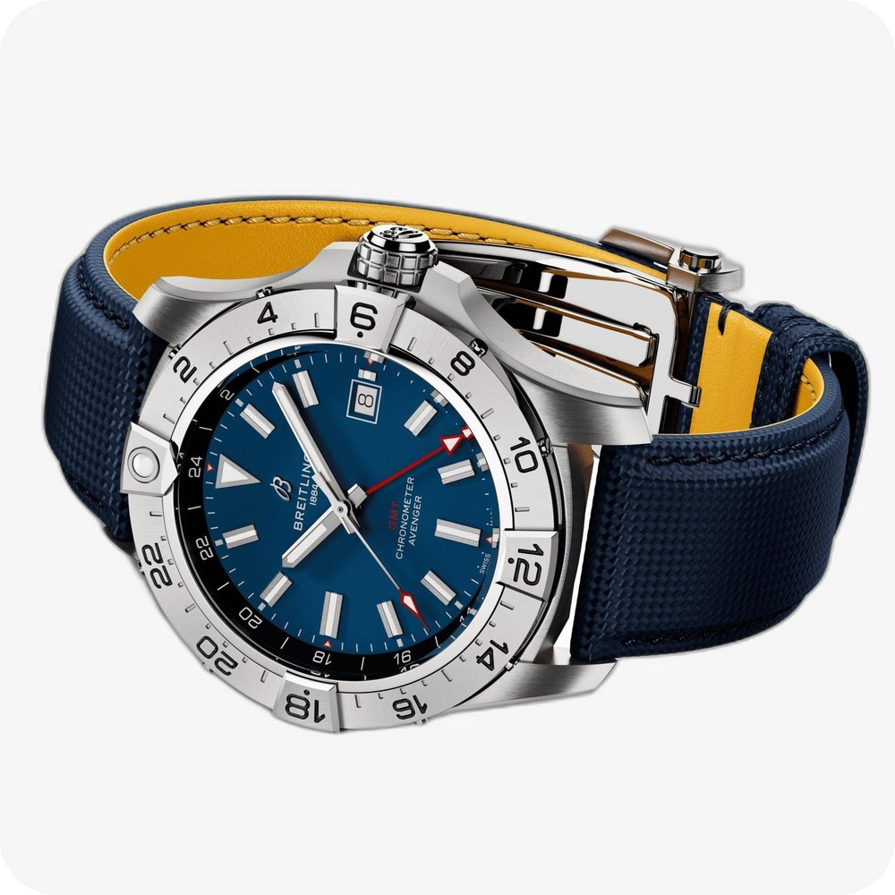 Breitling AVENGER AUTOMATIC GMT 44