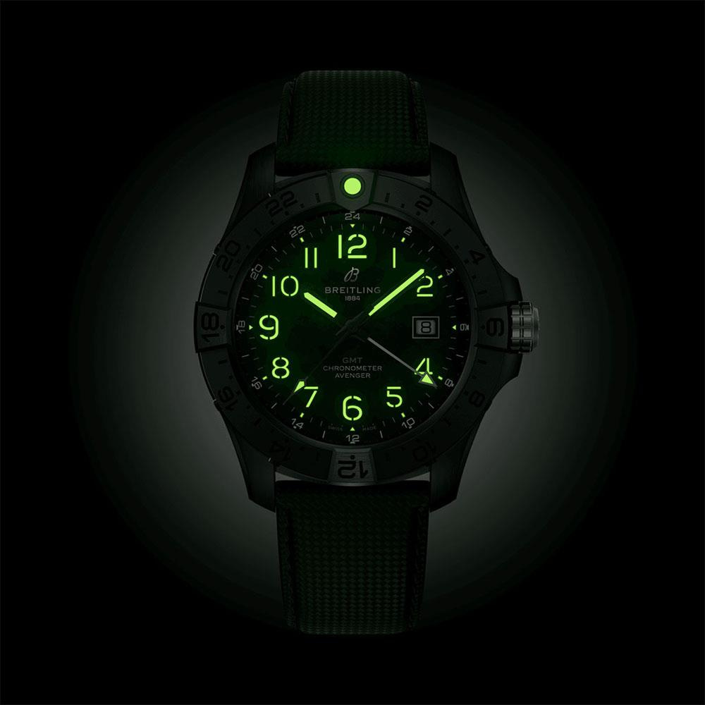 Breitling AVENGER AVENGER AUTOMATIC GMT 44 NIGHT MISSION