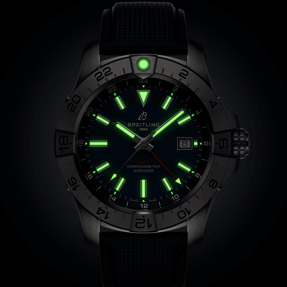 Breitling AVENGER AUTOMATIC GMT 44