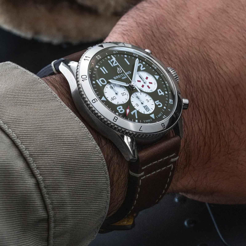 Breitling Classic AVI Super AVI B04 Chronograph GMT 46 Curtiss Warhawk