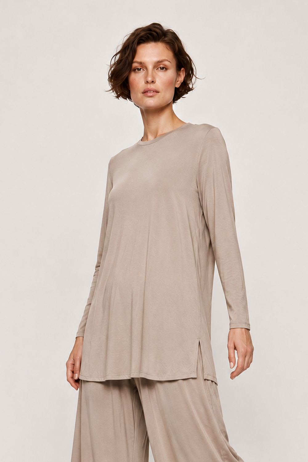 RAYON YUVARLAK YAKA BASIC UZUN BLUZ