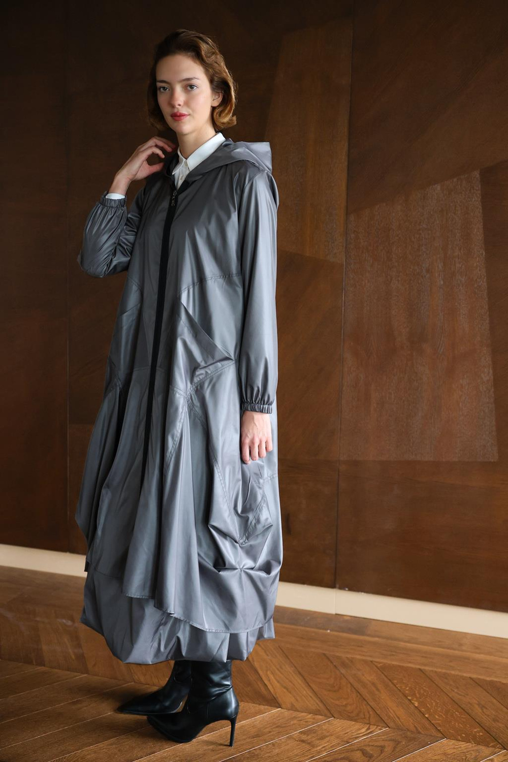 PARAŞÜT YANLARI KULAKLI ÖNDEN CEPLİ YAĞMURLUK