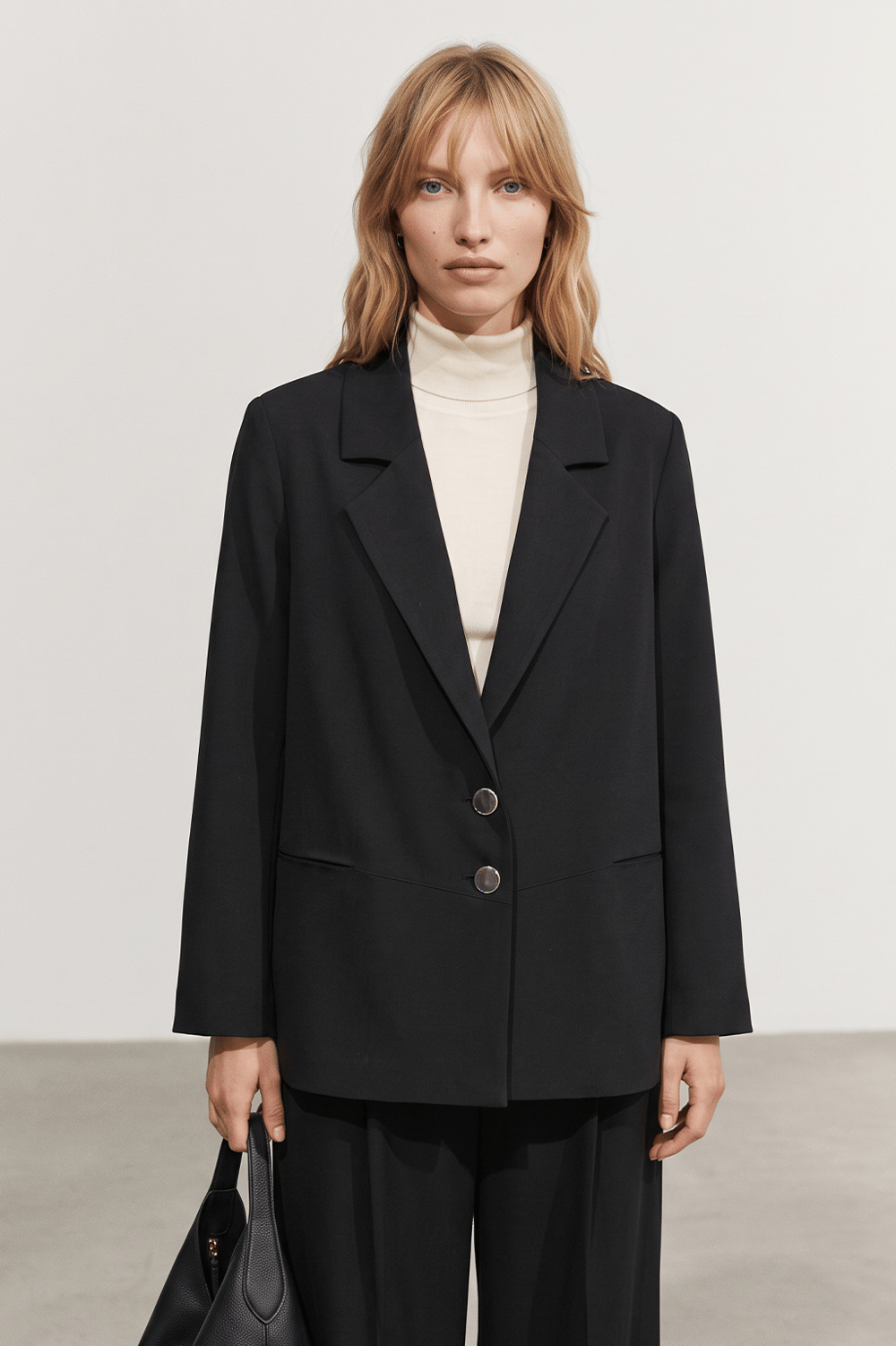 DOUBLE KREP BELDEN KESİK CEPLİ KISA BLAZER