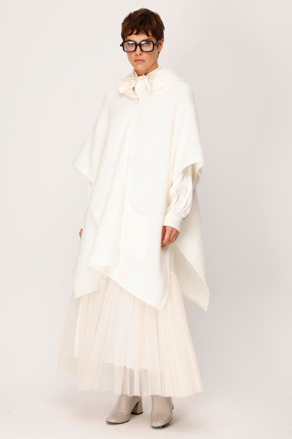 TRİKO KAPŞONLU VE CEPLİ PELERİN