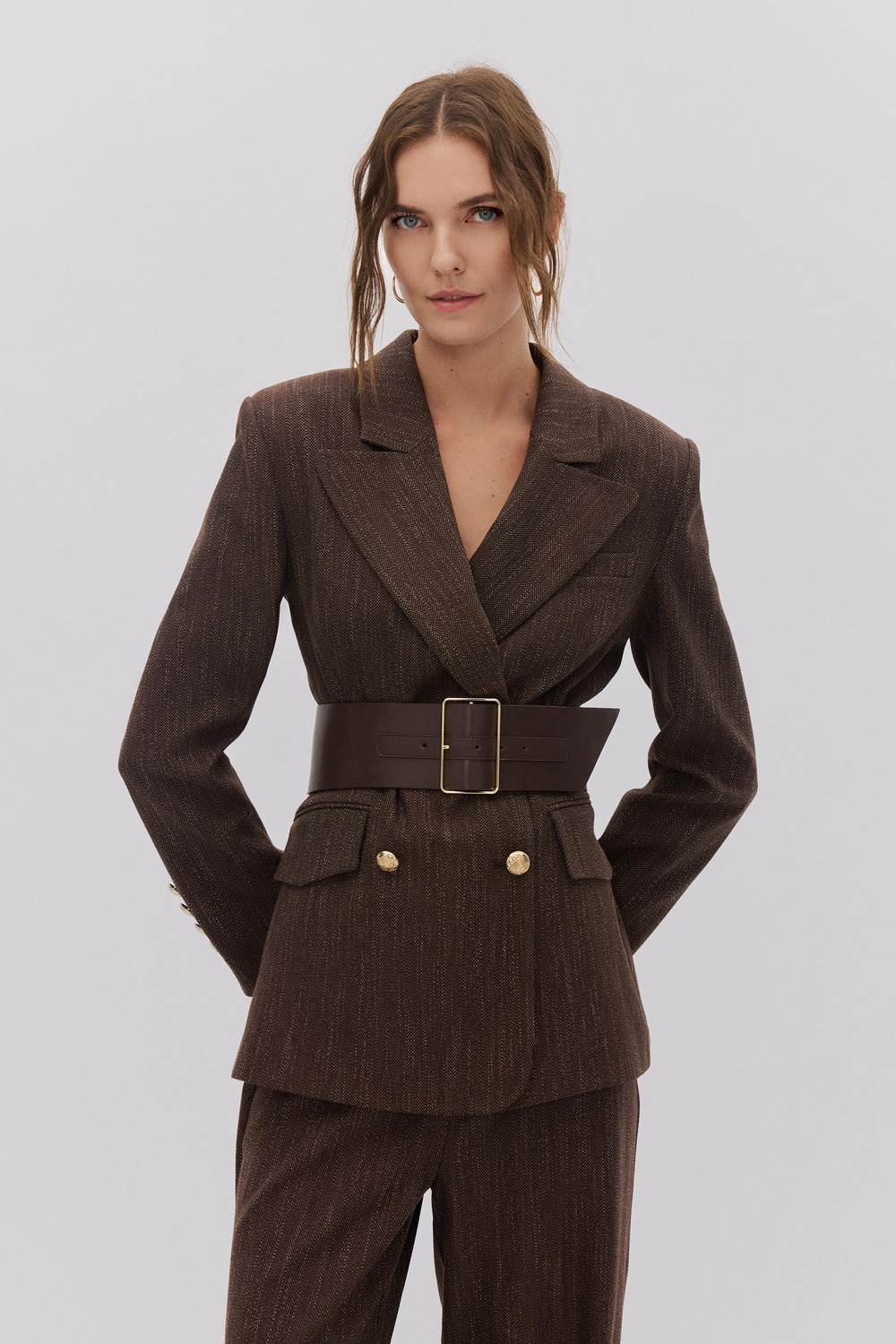KEMERLİ KRUVAZE BLAZER