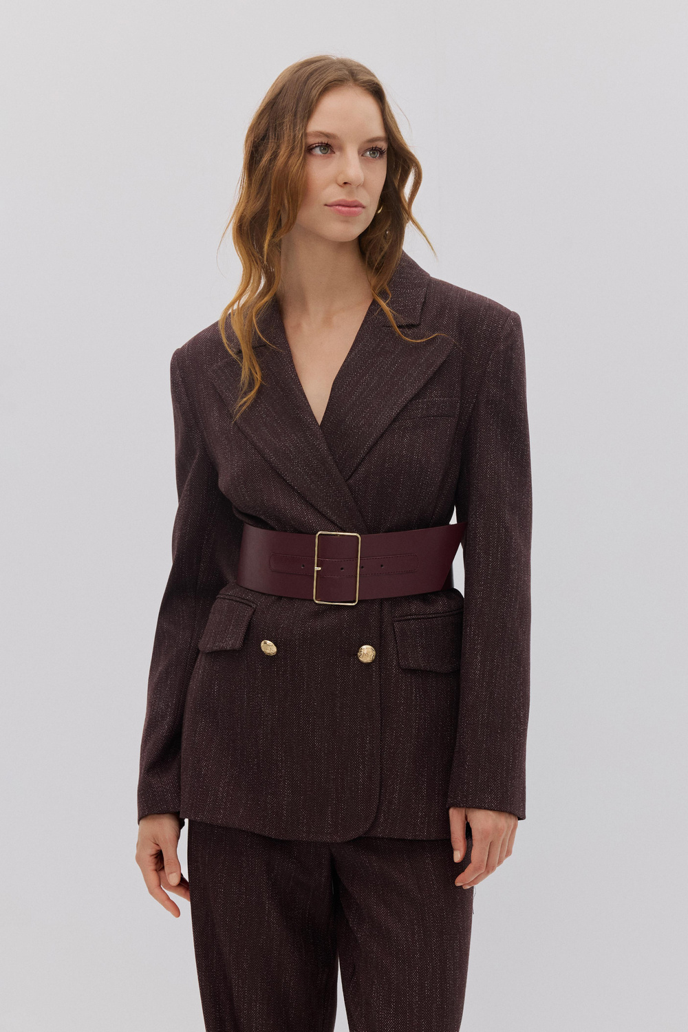 KEMERLİ KRUVAZE BLAZER