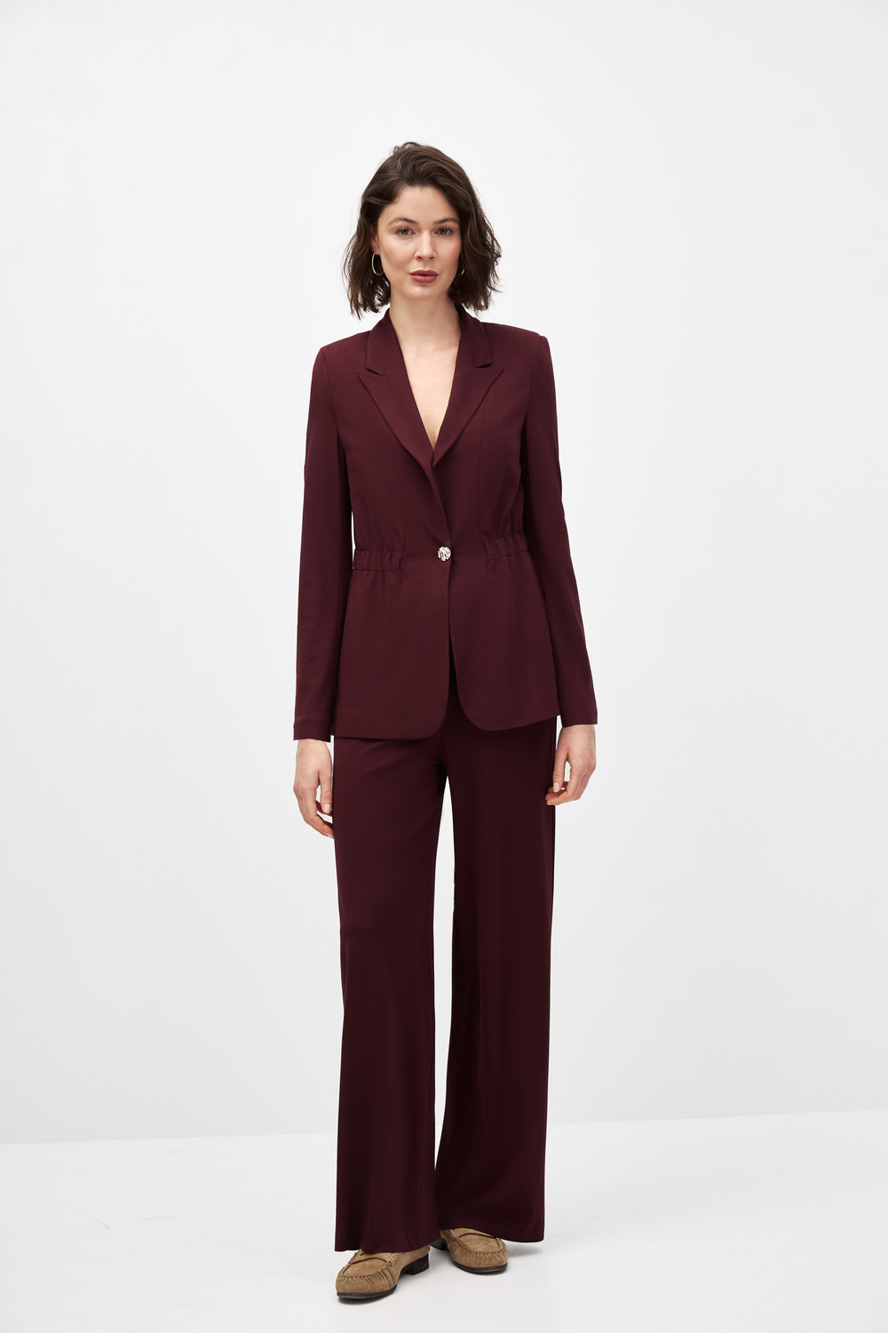 2069-0229 SUIT (P)