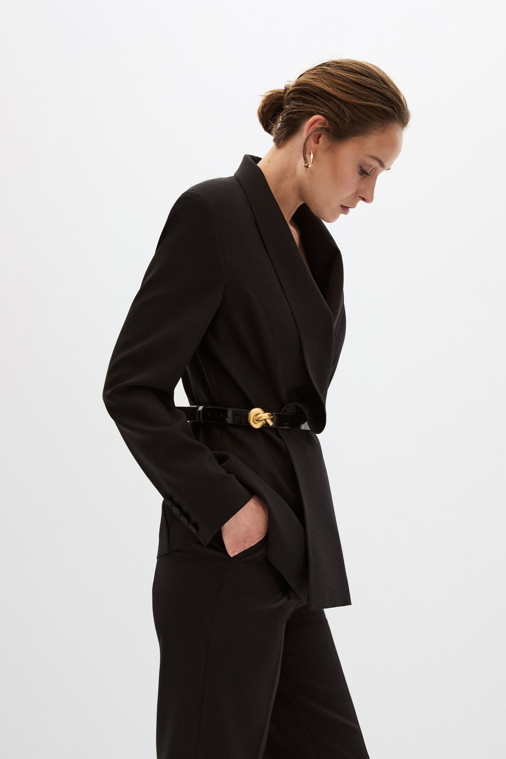 2074-0231 SUIT (P)