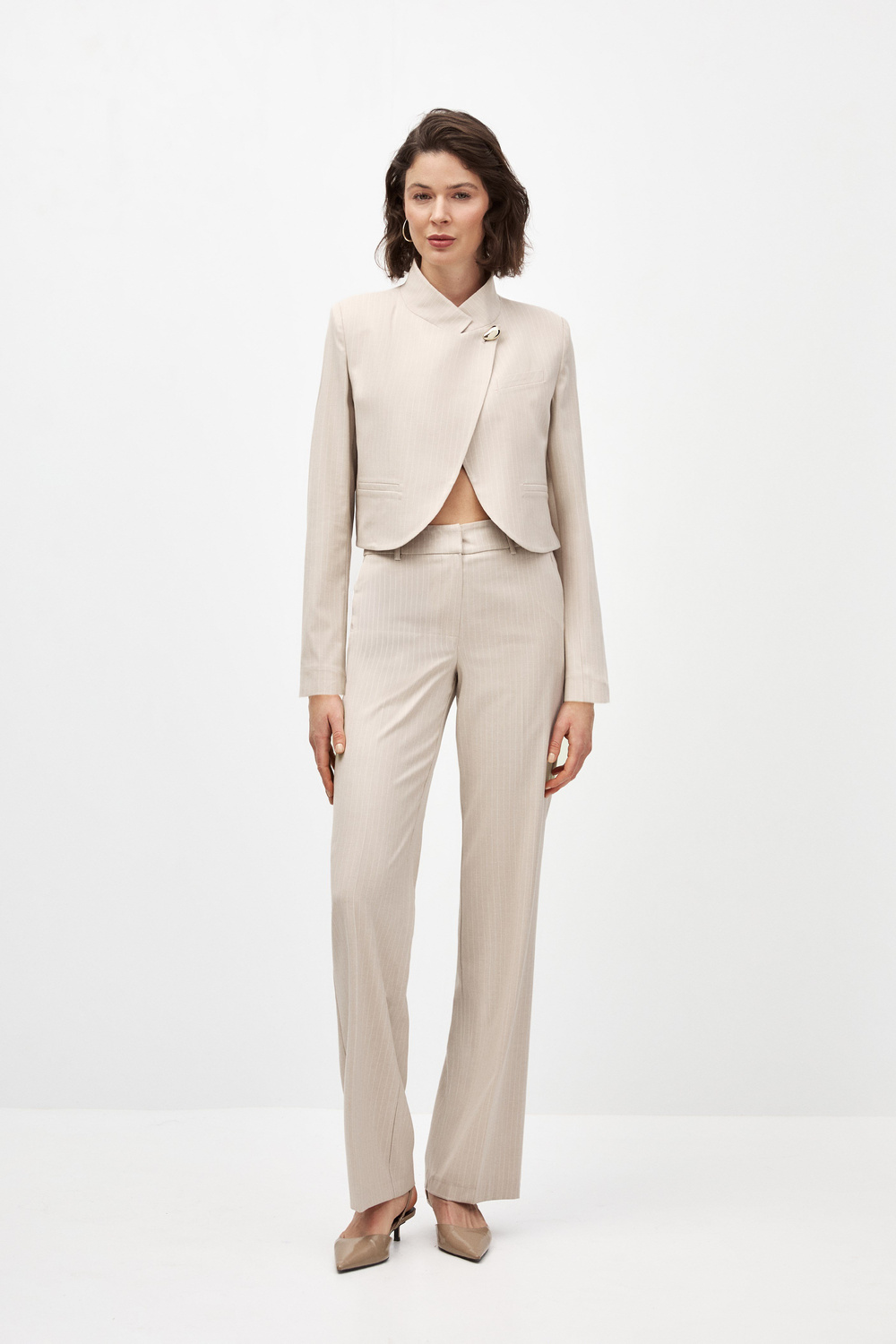 2106-0253 SUIT (P)