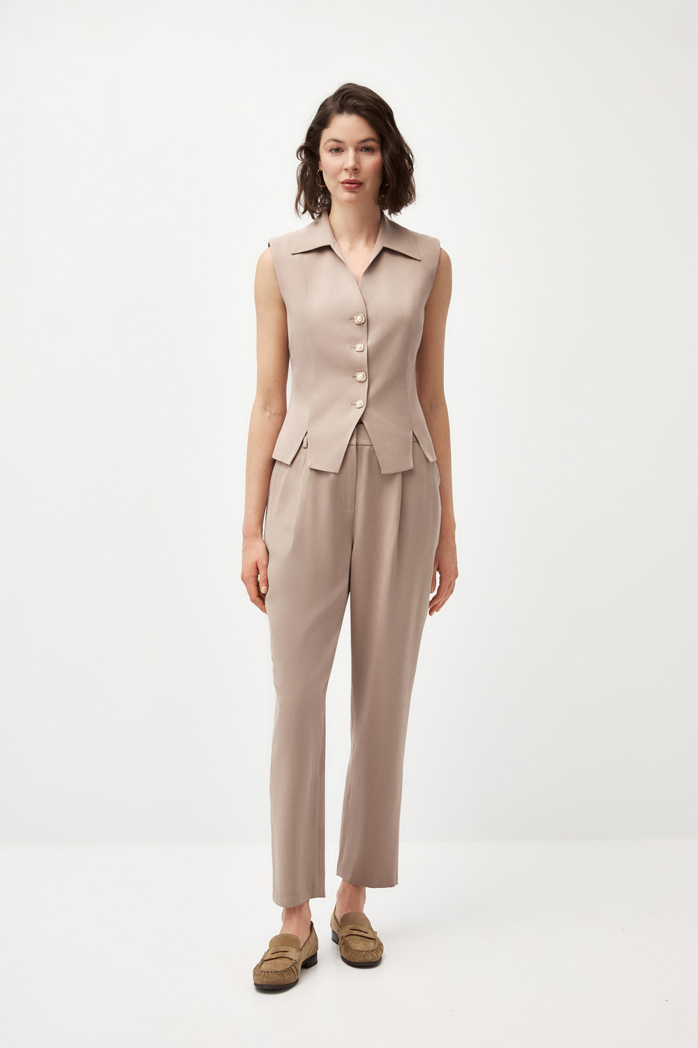 2112-0255 SUIT (P)