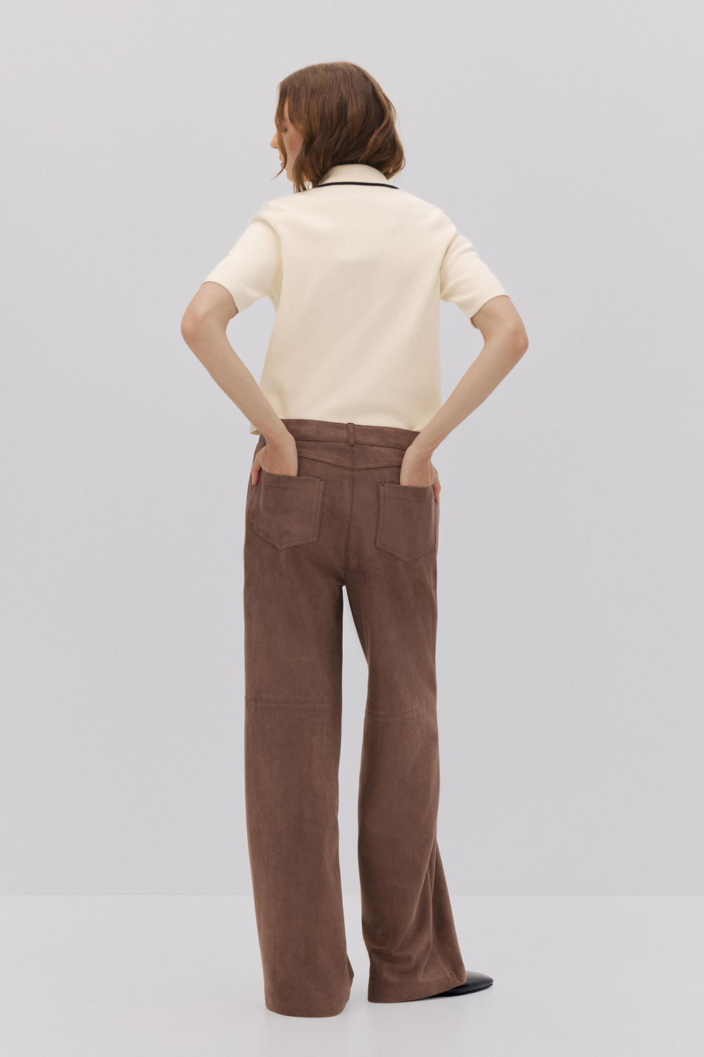 SÜET DİKİŞ DETAYLI BORU PAÇA PANTOLON