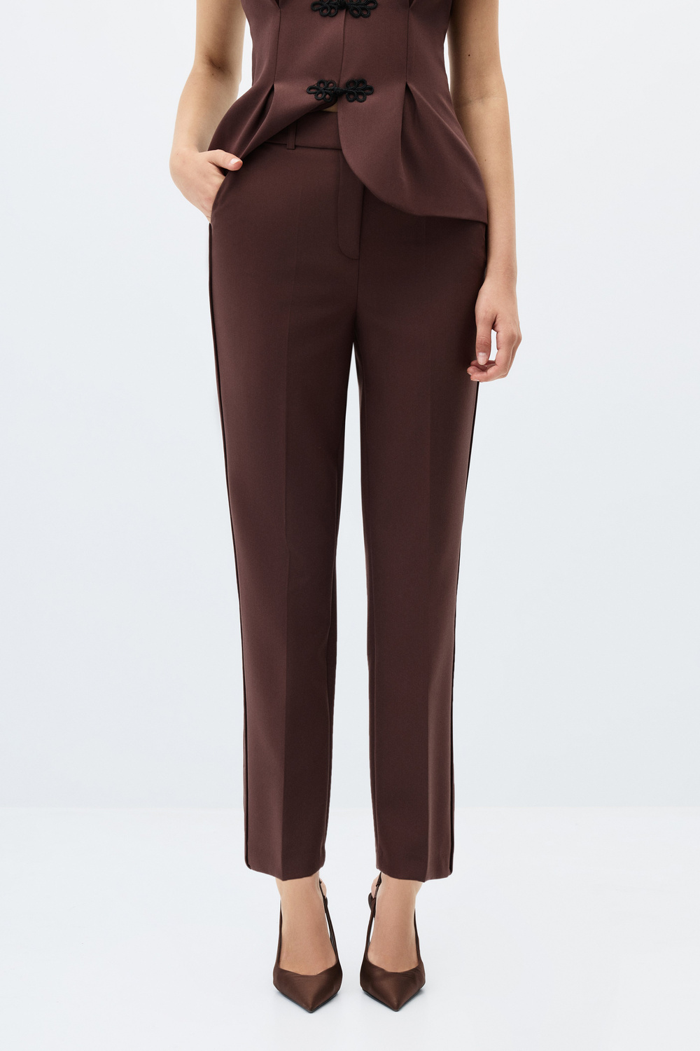Biyeli dar paça pantolon