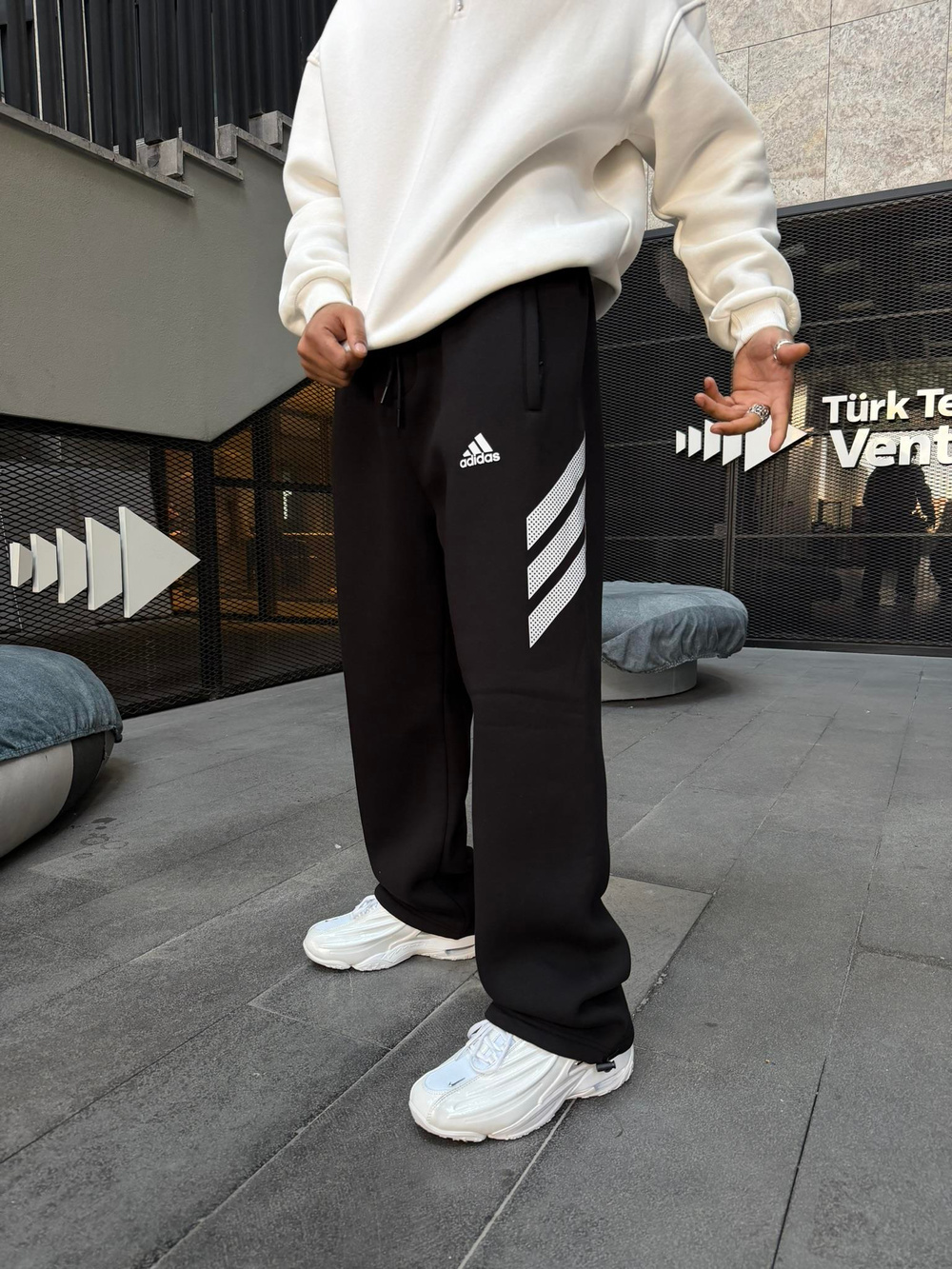 3 İplik Premium Yan Şerit Baskı Eşofman - Siyah