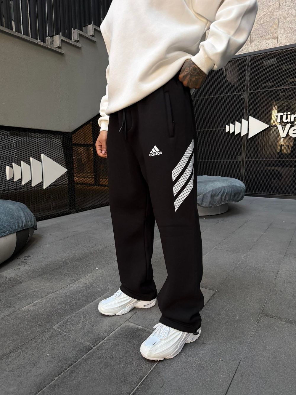 3 İplik Premium Yan Şerit Baskı Eşofman - Siyah