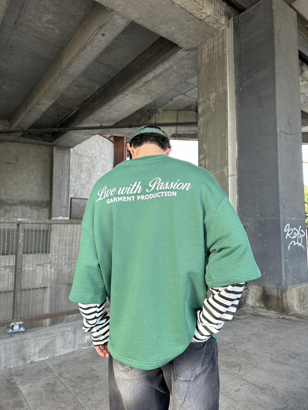 Bisiklet Yaka Live With Passion Baskılı Sweatshirt Yeşil