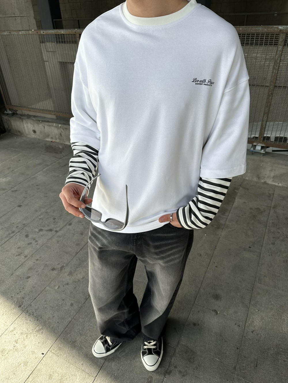 Bisiklet Yaka Live With Passion Baskılı Sweatshirt Beyaz