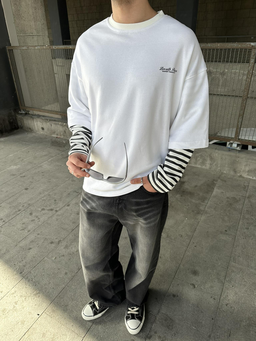 Bisiklet Yaka Live With Passion Baskılı Sweatshirt Beyaz