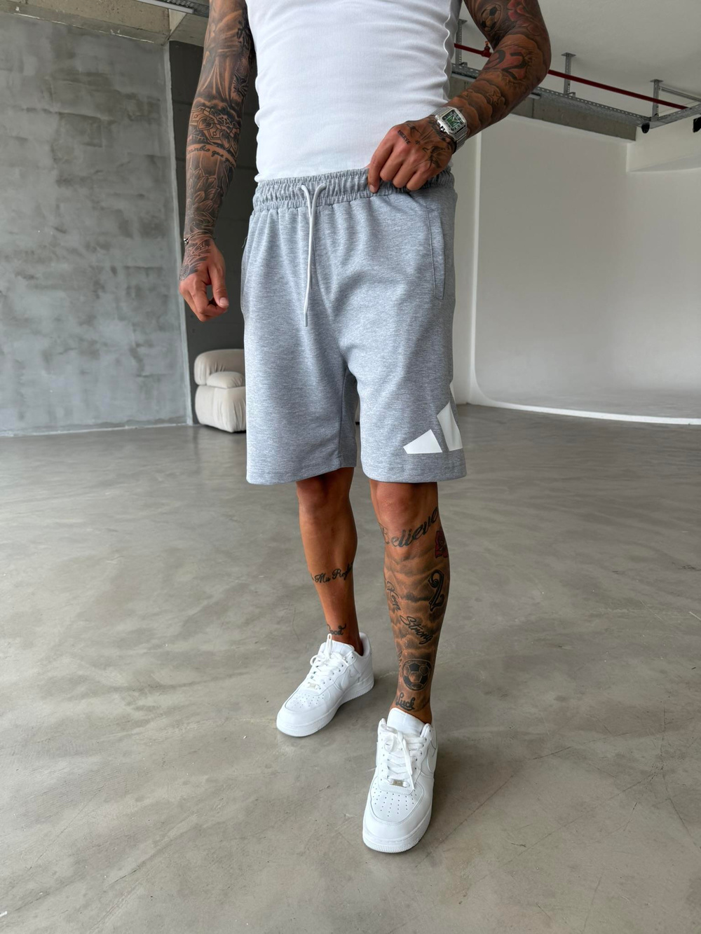 Büyük AD Baskılı Şort - Gri