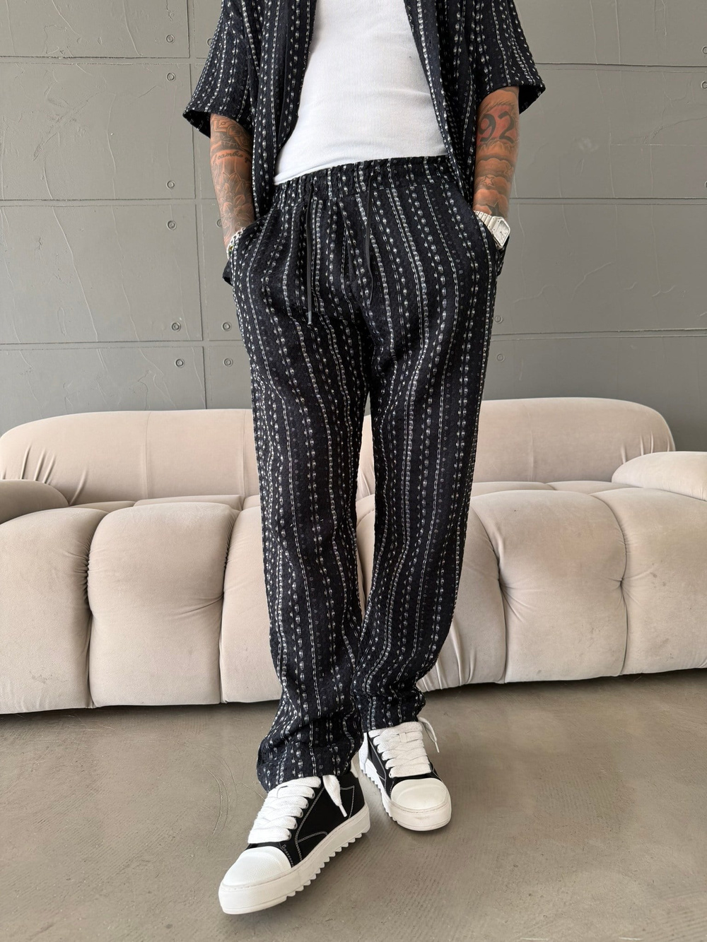 Dokulu Çizgili Gömlek Pantolon Takım - Siyah