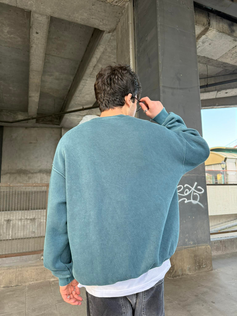 Erkek Oversize Cep Detaylı Yıkamalı Sweatshirt Soluk Mavi