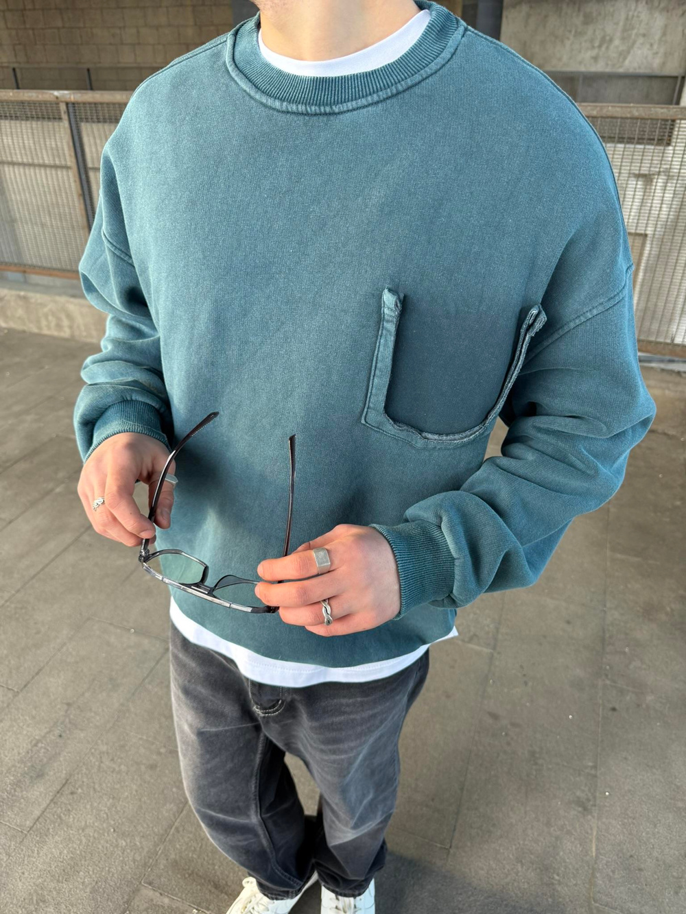 Erkek Oversize Cep Detaylı Yıkamalı Sweatshirt Soluk Mavi