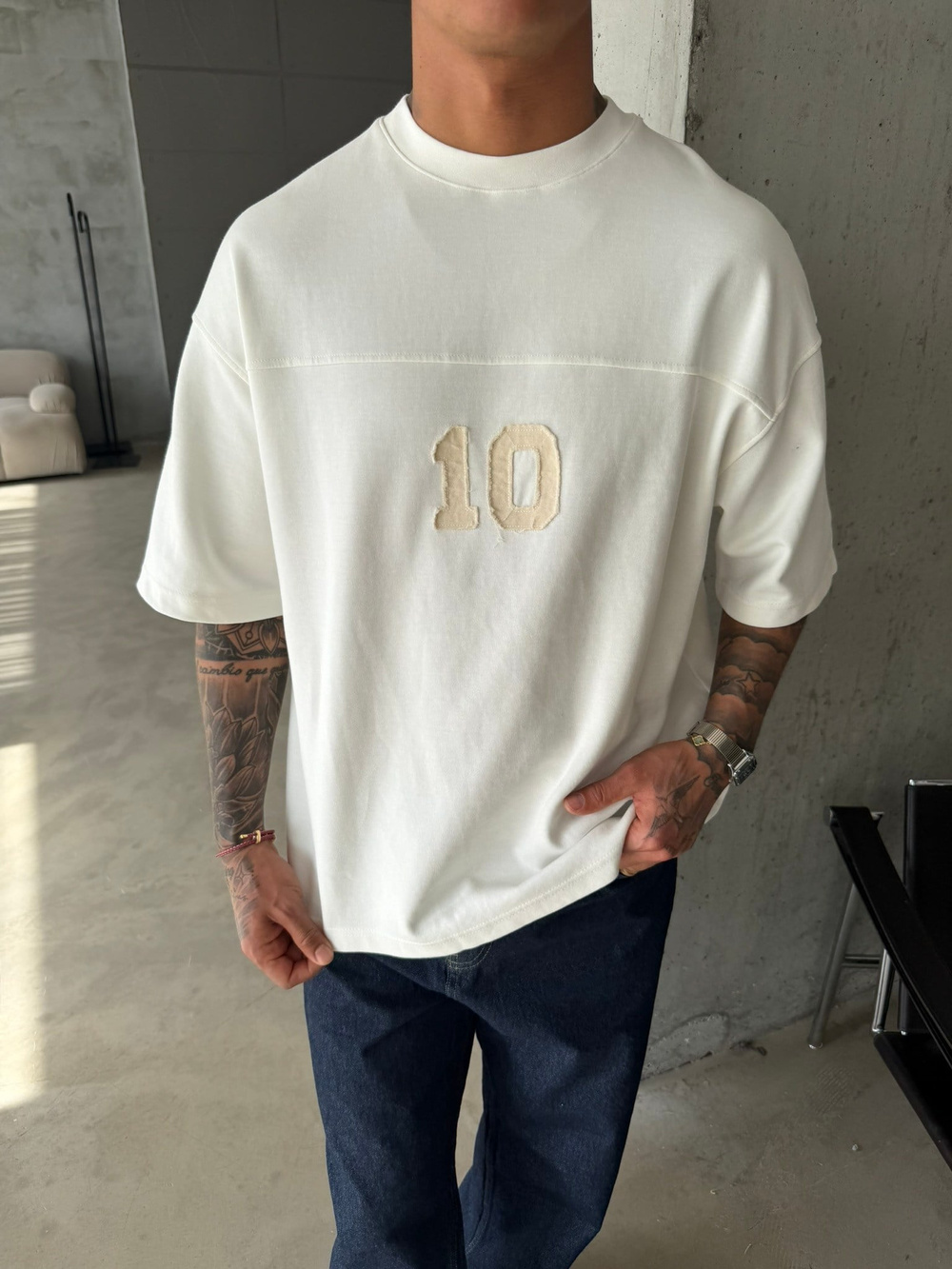 Essence Studio 10 Nakışlı Premium T-Shirt - Beyaz