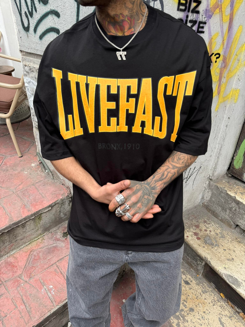 LİVEFAST Ön Baskılı Oversize T-Shirt - Siyah