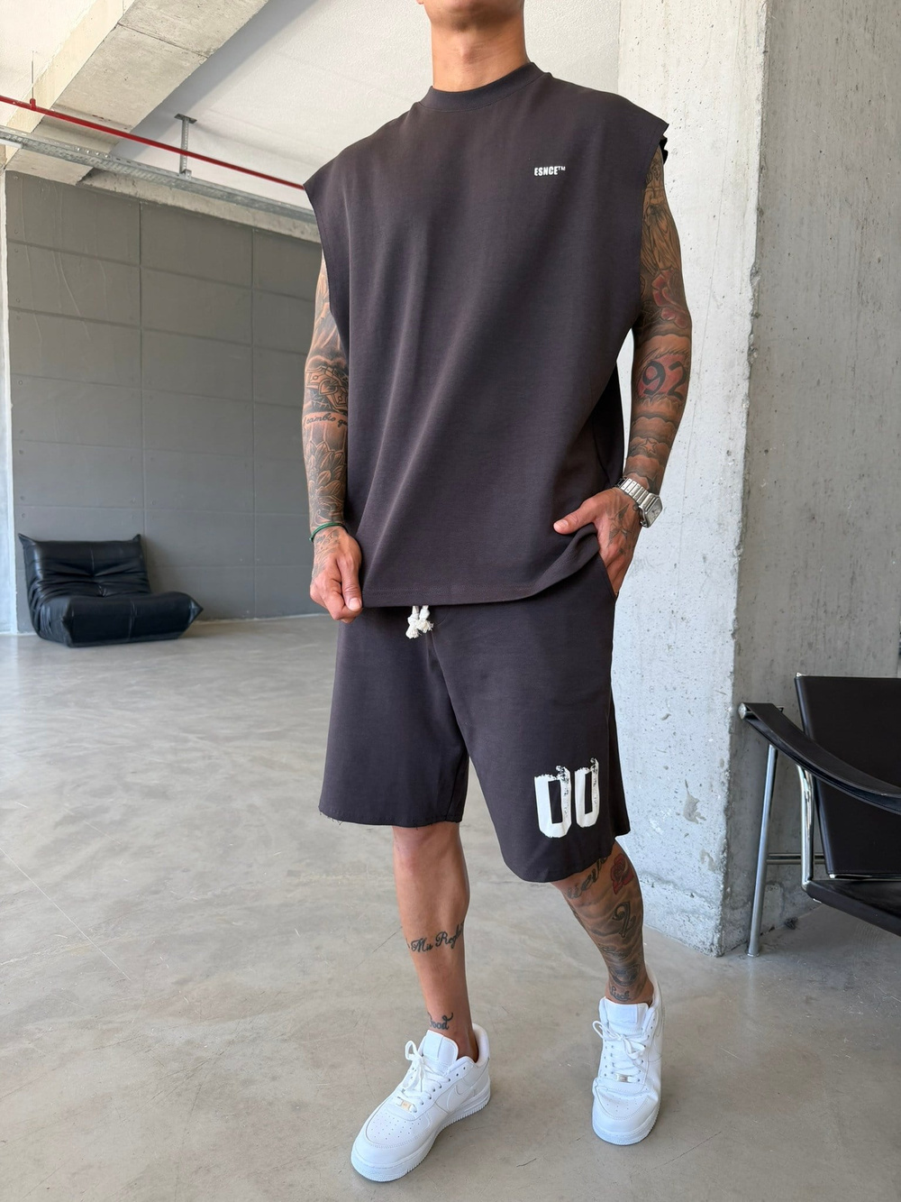 Premium 00 Esnce TM Sıfır Kol T-Shirt - Kahve