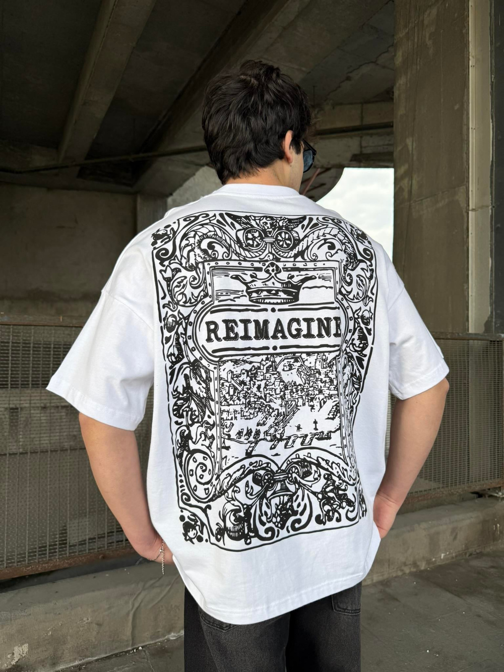 REIMAGINE Desenli Oversize T-Shirt - Beyaz