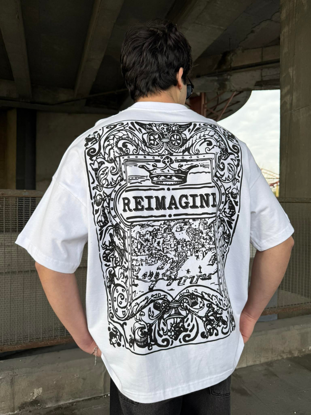 REIMAGINE Desenli Oversize T-Shirt - Beyaz