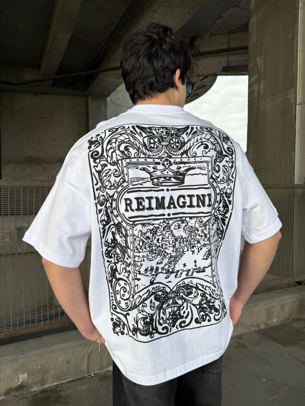 REIMAGINE Desenli Oversize T-Shirt - Beyaz