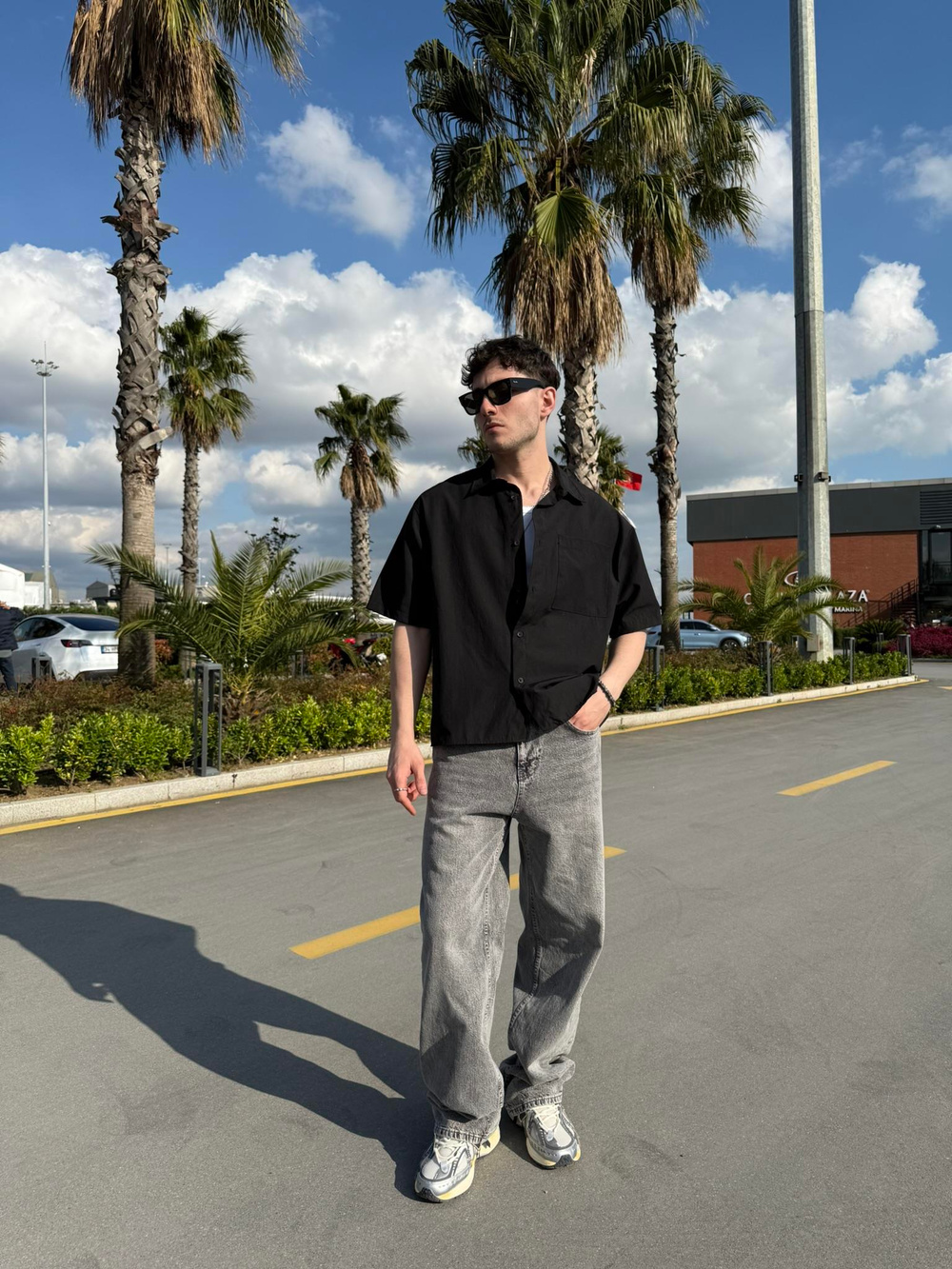 Sırt Yazı Nakışlı Kısakol Gömlek - Siyah