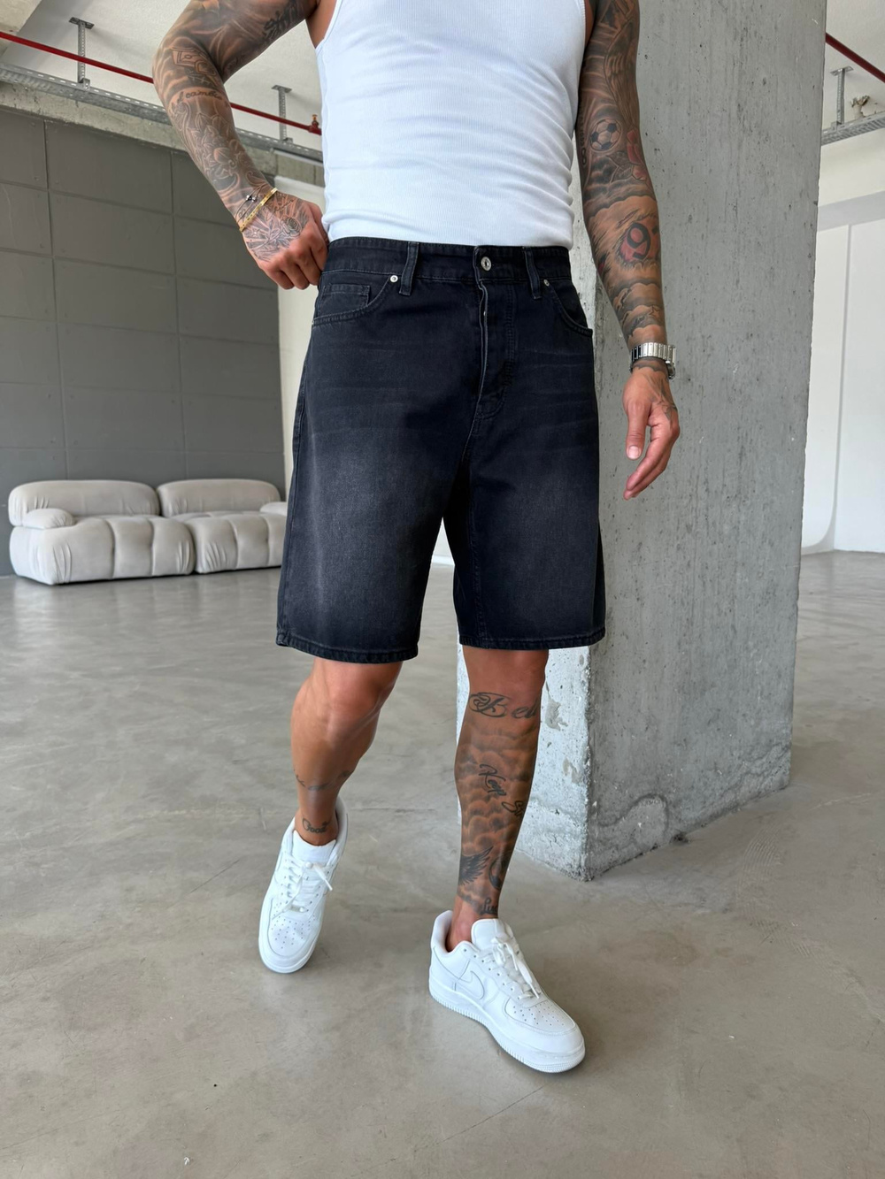 Soluk Siyah Denim Şort - Siyah