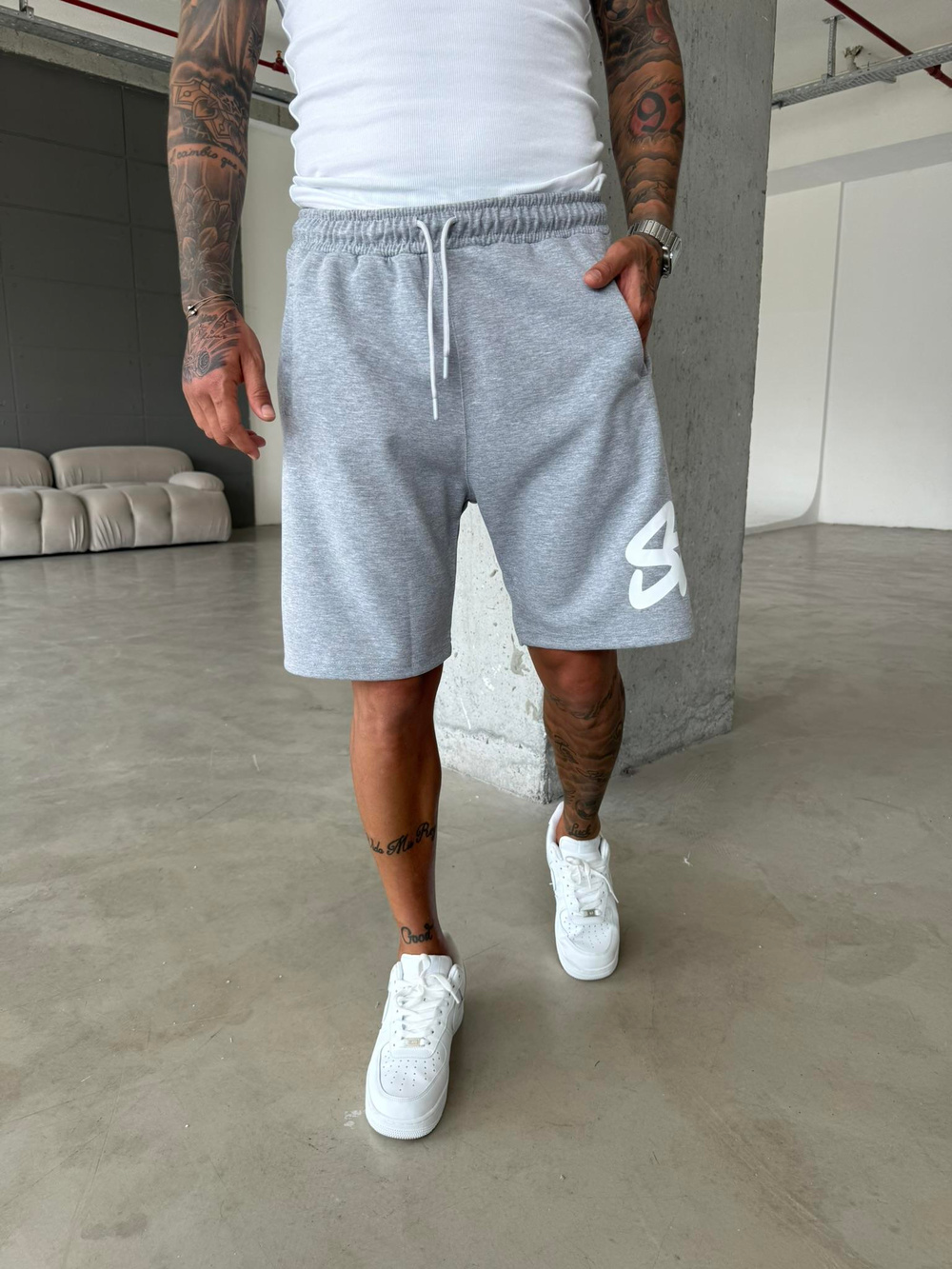 ST Büyük Baskı Şort - Gri