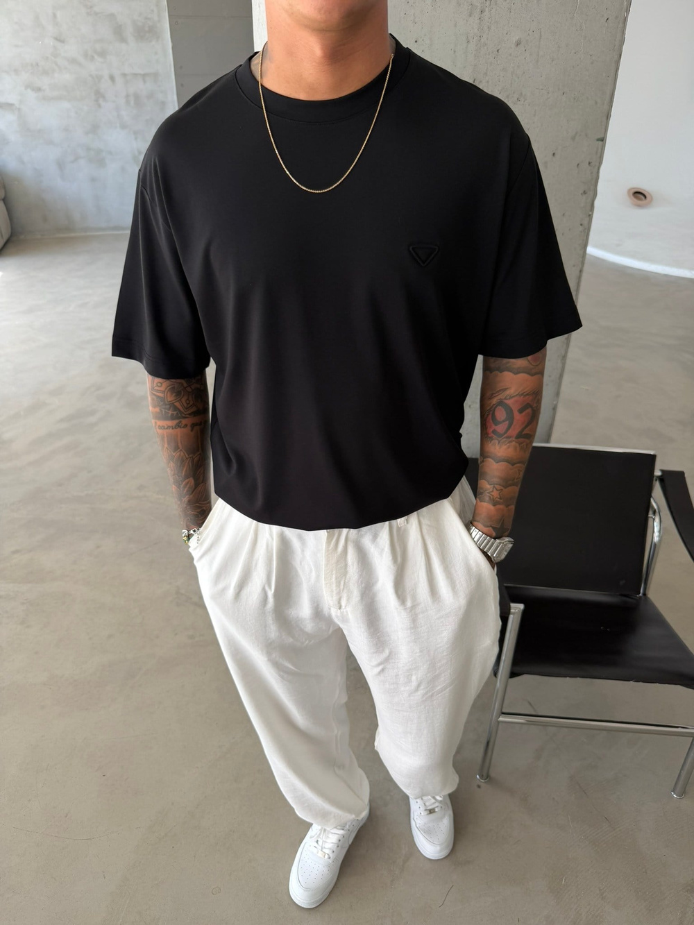 Tesnel Kumaş Old Money T-Shirt - Siyah