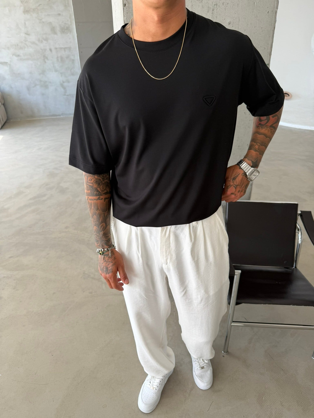Tesnel Kumaş Old Money T-Shirt - Siyah