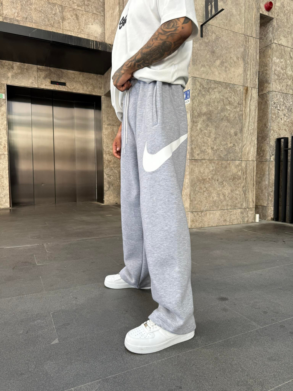 Yan Büyük Baskı Tek NK Eşofman - Gri