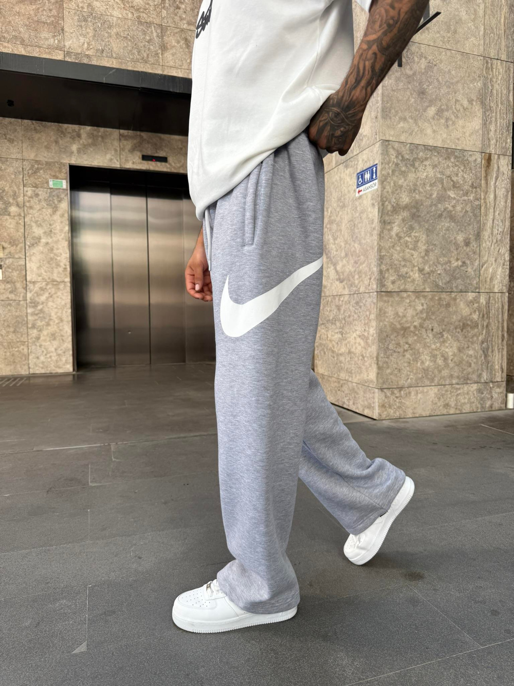 Yan Büyük Baskı Tek NK Eşofman - Gri