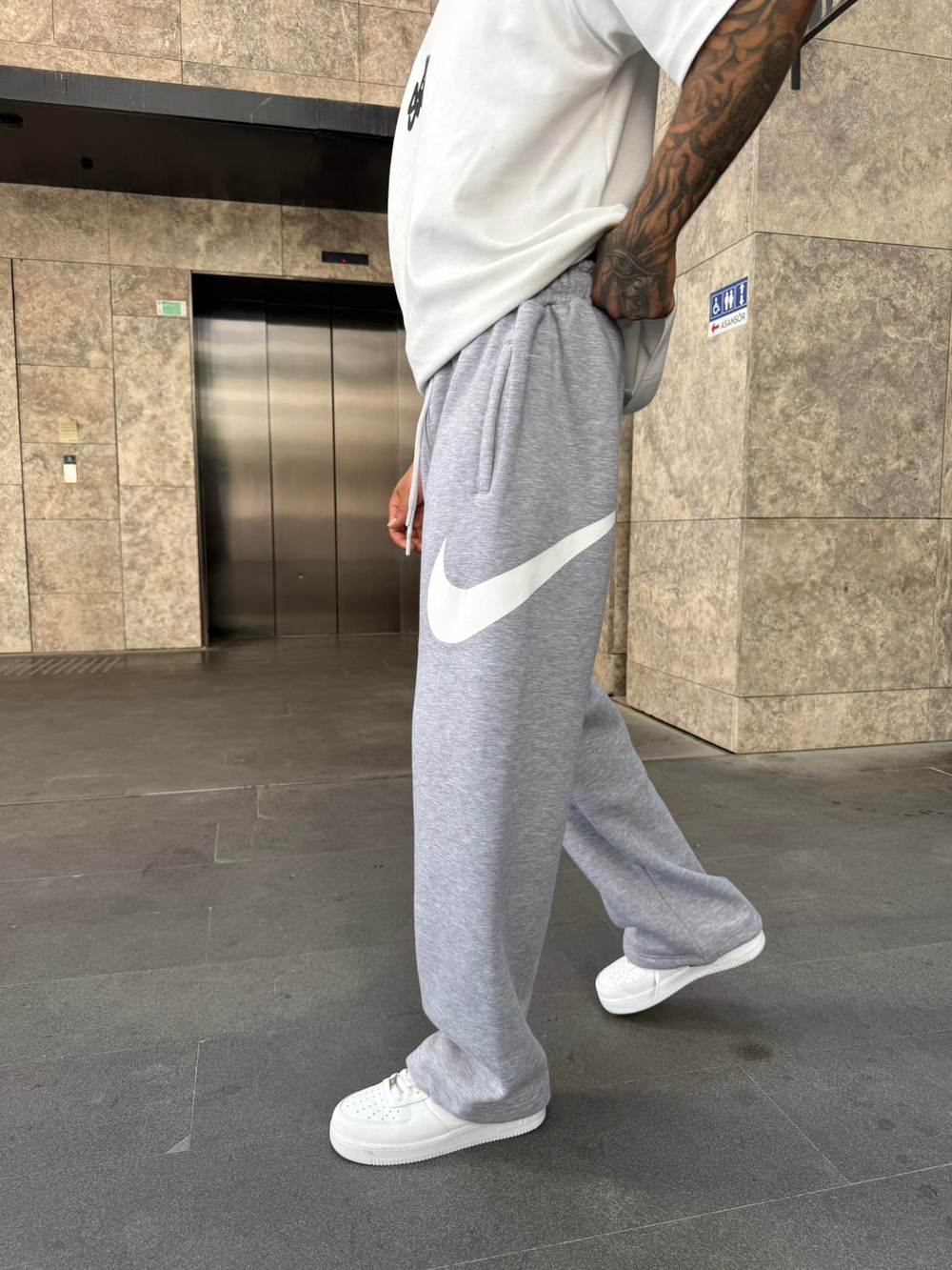 Yan Büyük Baskı Tek NK Eşofman - Gri