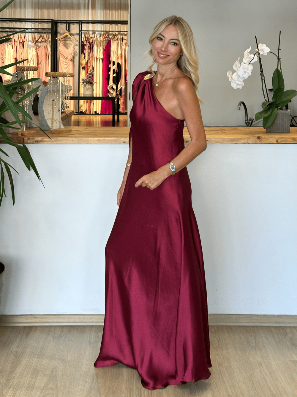 Bordo saten tek omuz elbise