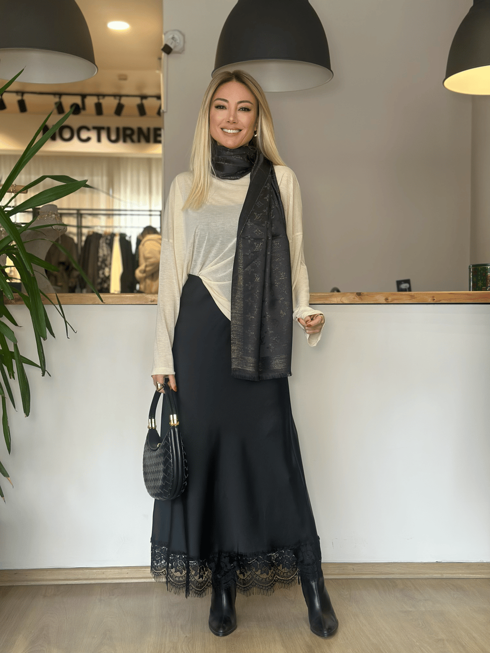 Ekru Transparan Bluz Askı0072